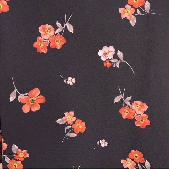 SMALL LUSH BLACK PINK FLORAL SHORT SLEEVE BLOUSE KNOT TIE ACCENT STRETCH  VNECK - Picture 10 of 12